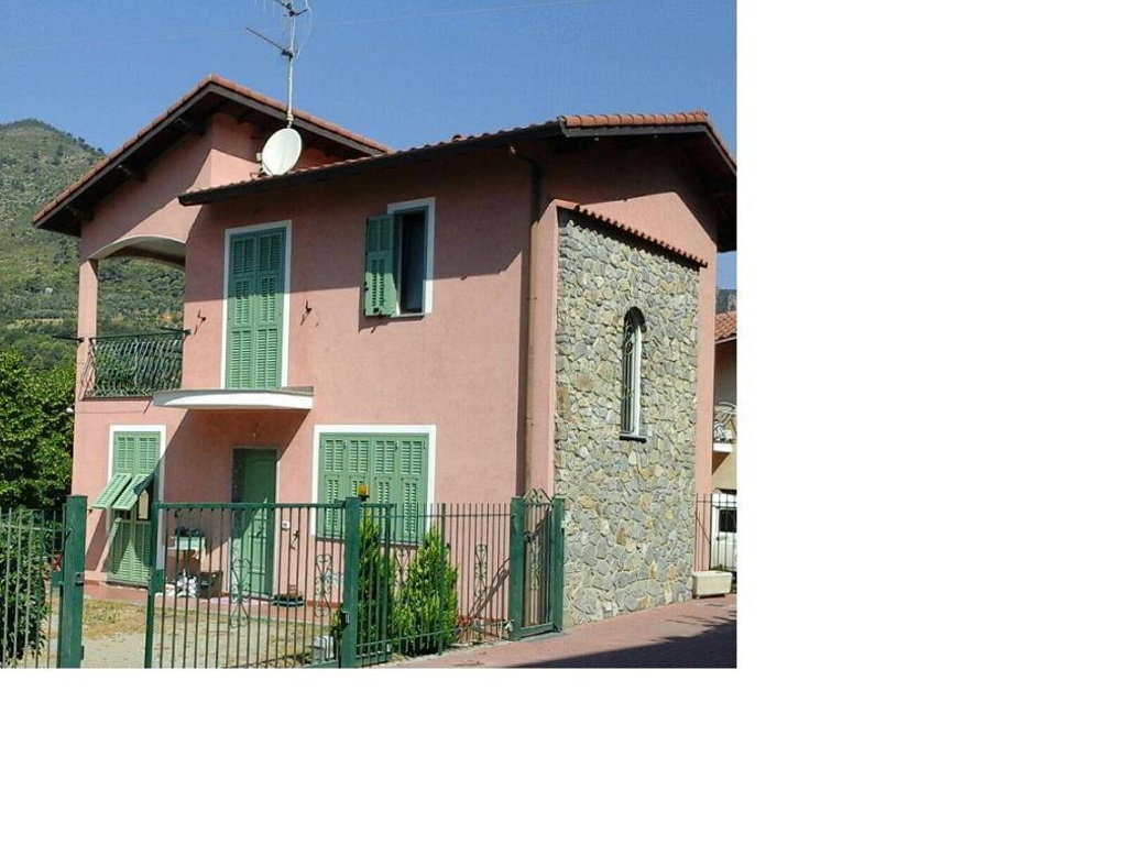 Casa indipendente a Ventimiglia, 4 locali, 2 bagni, arredato, 120 m²