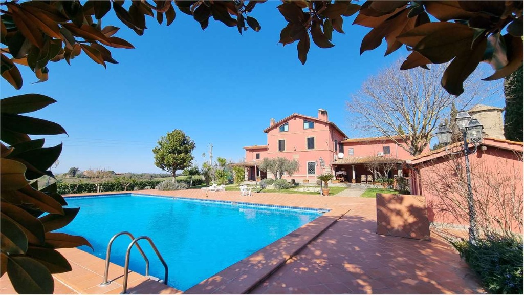 Villa in Via cassia 1000, Roma, 30 locali, giardino privato, garage