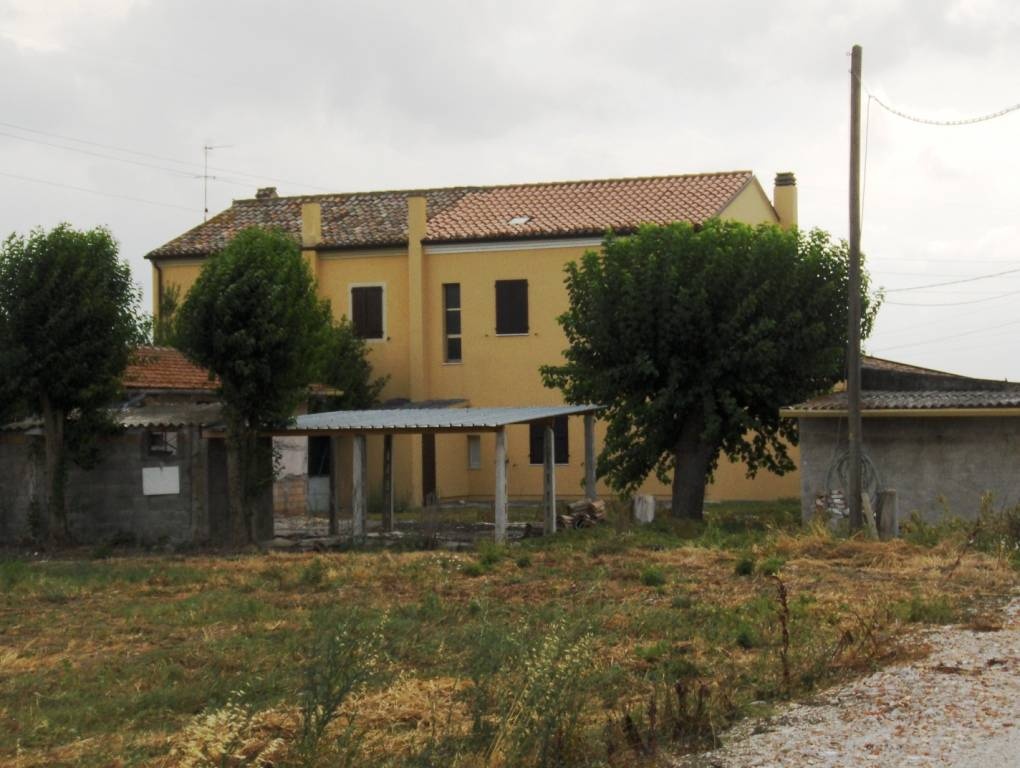 Casa semindipendente in Bellocchi, Fano, 5 locali, 2 bagni, con box