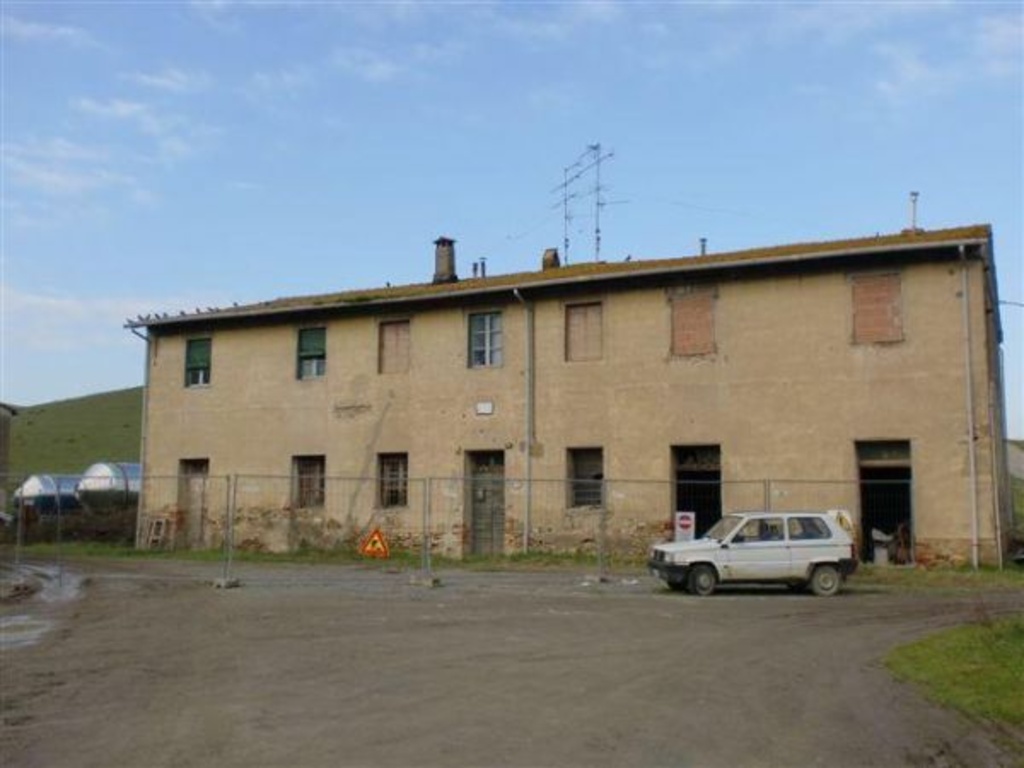 Casa colonica a Castelfiorentino, giardino privato, 2100 m² in vendita