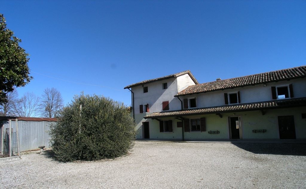 Casa indipendente in Via Codroipo 118, Rivignano Teor, 8 locali