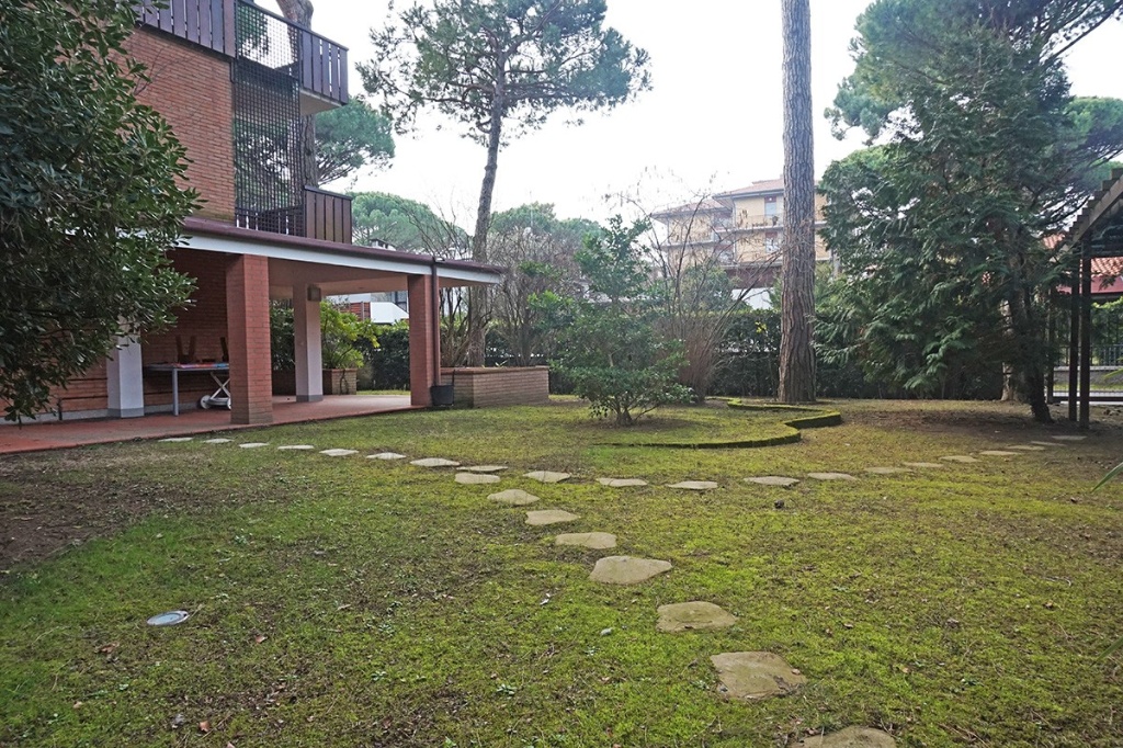 Villa singola a Cervia, 8 locali, 4 bagni, arredato, 200 m², 1° piano
