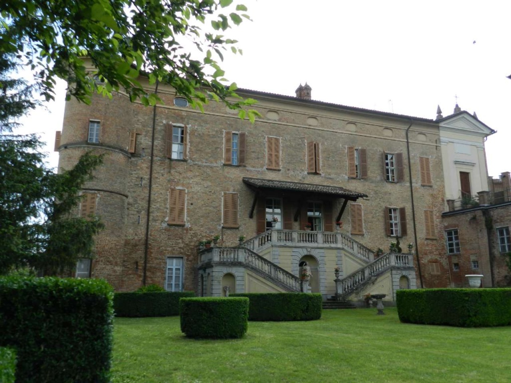 Castello in Via San Bartolomeo, Montiglio Monferrato, 18 locali