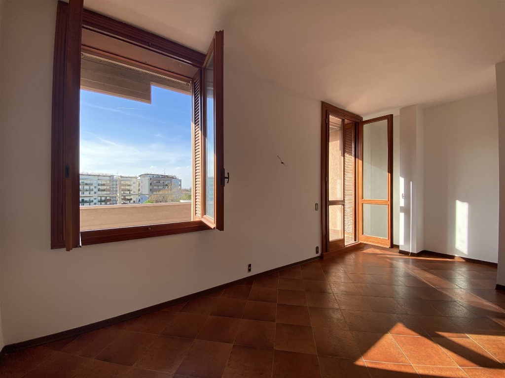 Attico a Piacenza, 4 locali, 2 bagni, 164 m², 4° piano, terrazzo