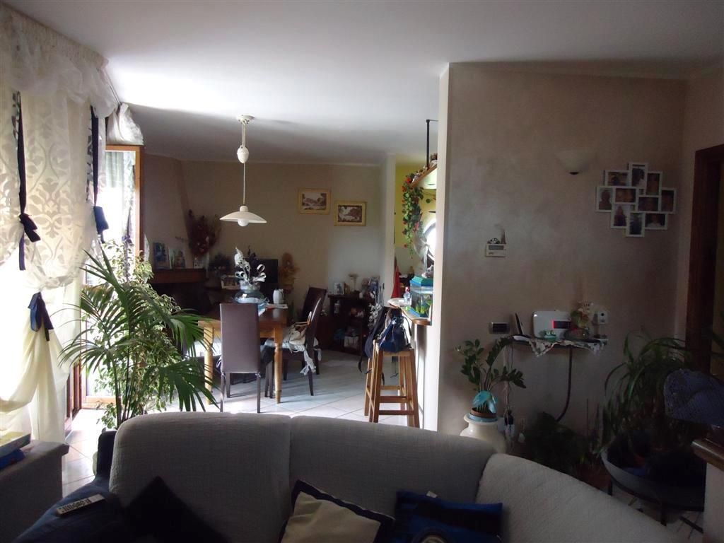 Appartamento a Gambassi Terme, 5 locali, 2 bagni, 100 m², 2° piano