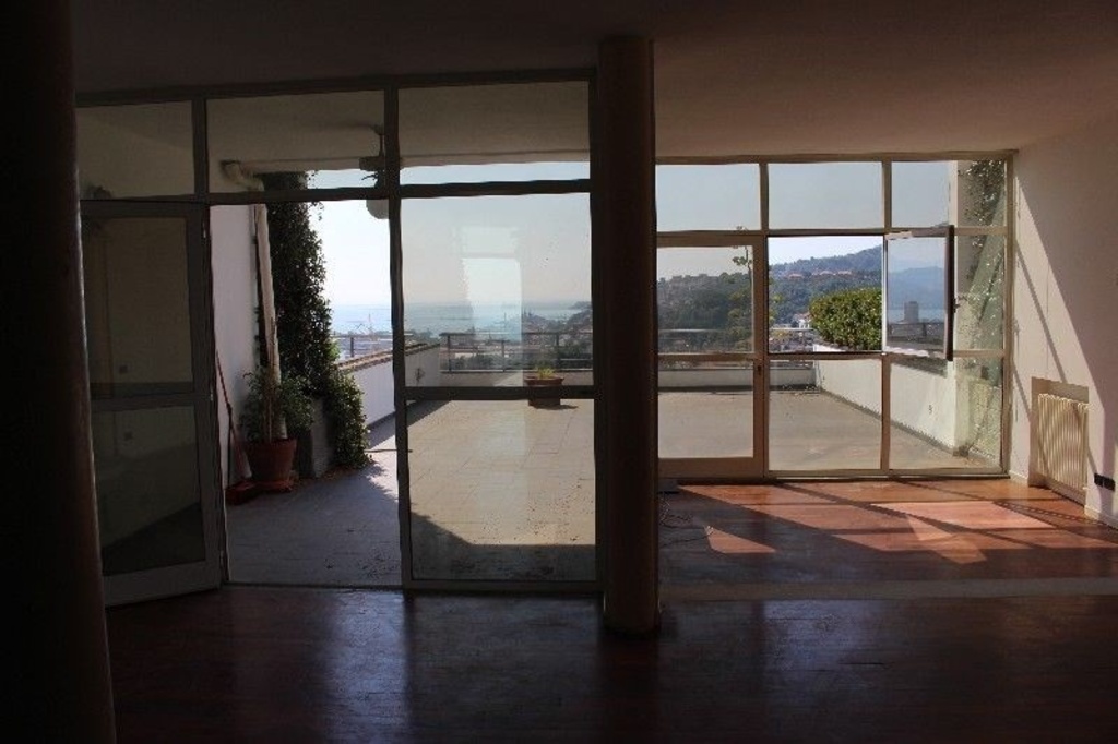 Appartamento a La Spezia, 9 locali, 3 bagni, posto auto, 200 m²