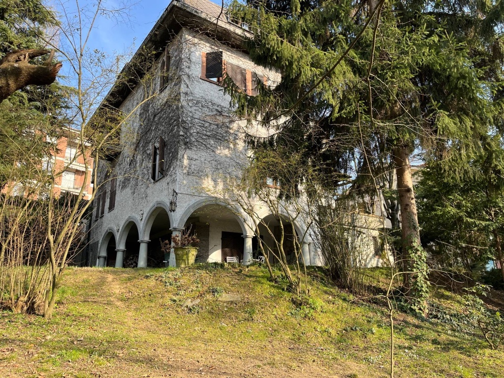 Villa singola in Via Leonardo Bistolfi, Asti, 15 locali, 2 bagni