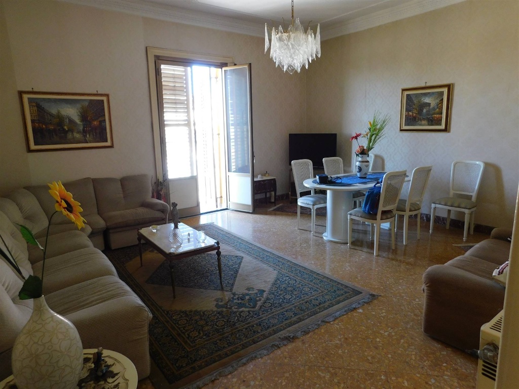 Appartamento in Via Gramsci 8, Caltanissetta, 5 locali, 2 bagni
