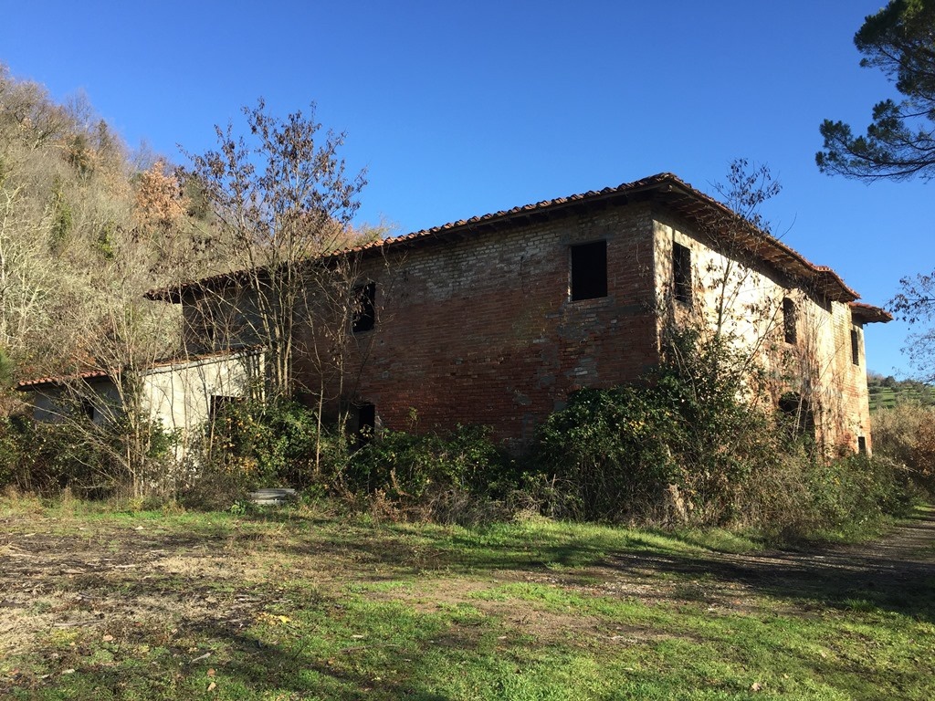 Casa colonica a Castelfiorentino, 20 locali, giardino privato, 654 m²