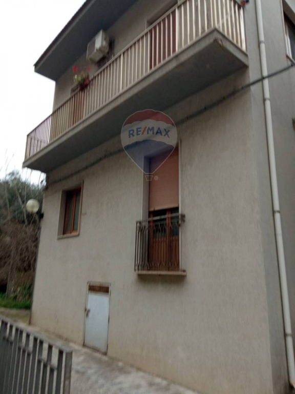 Casa indipendente in VICOLO ABATE, Modica, 8 locali, 2 bagni, 175 m²