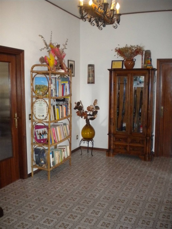 Appartamento a Gambassi Terme, 6 locali, 1 bagno, 85 m², 4° piano