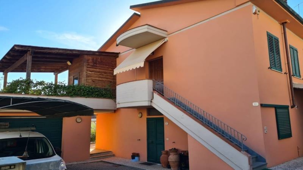 Villa singola a Montopoli in Val d'Arno, 9 locali, 2 bagni, garage