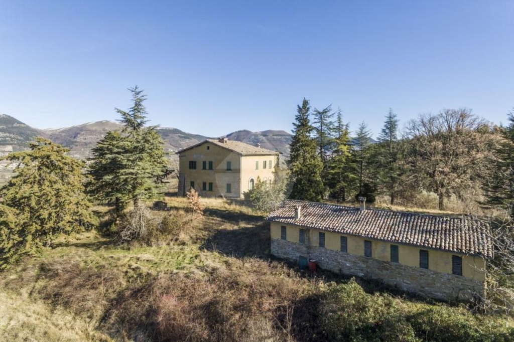 Villa in San Martino in Colle, Gubbio, 11 locali, giardino privato