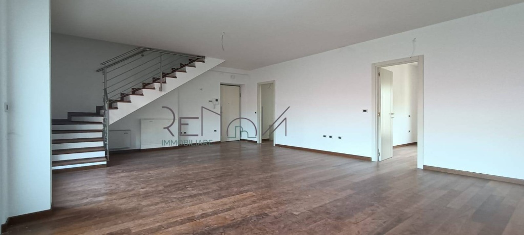 Appartamento in Via Porta Carrese, Teramo, 5 locali, 2 bagni, 195 m²