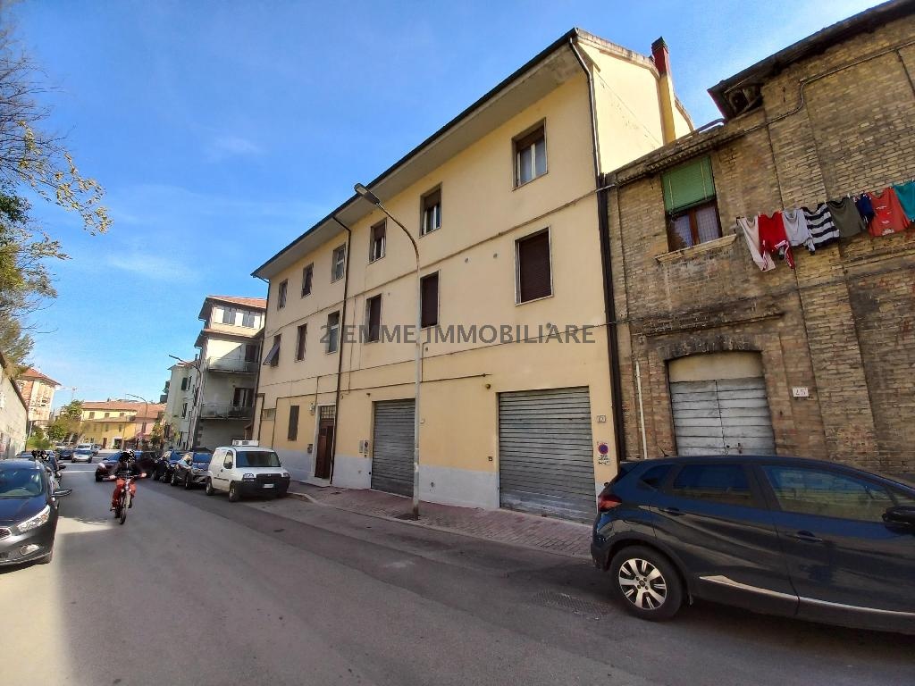 Appartamento in VIA FAIANO 49, Ascoli Piceno, 6 locali, 1 bagno, 96 m²