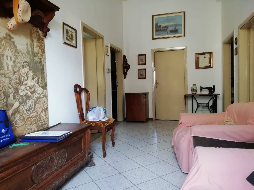 Casa indipendente in Montecastello, Pontedera, 9 locali, 2 bagni