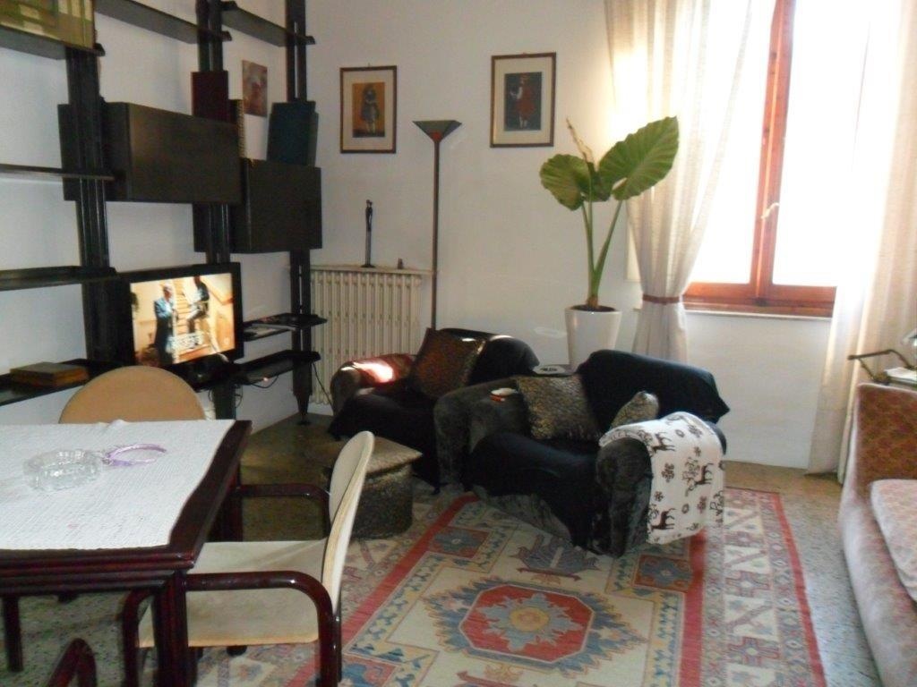 Appartamento a Empoli, 5 locali, 1 bagno, 100 m², 1° piano in vendita