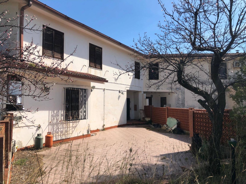 casa semindipendente in vendita a Giffoni Sei Casali in zona Malche