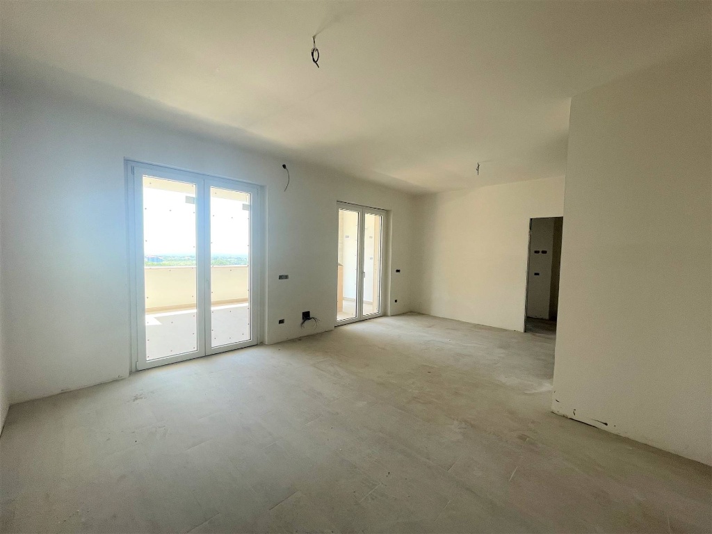 Appartamento di nuova costruzione a Viterbo, 6 locali, 2 bagni, 110 m²