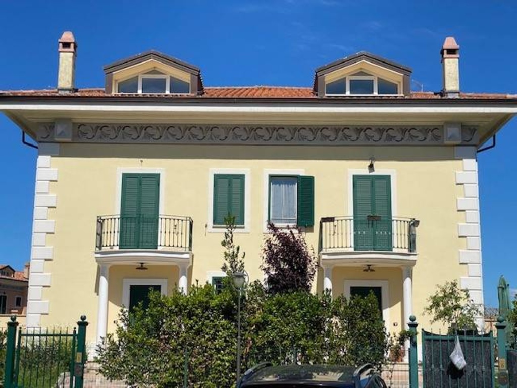 Villa in Via Sandro Penna, Campagnano di Roma, 6 locali, 3 bagni