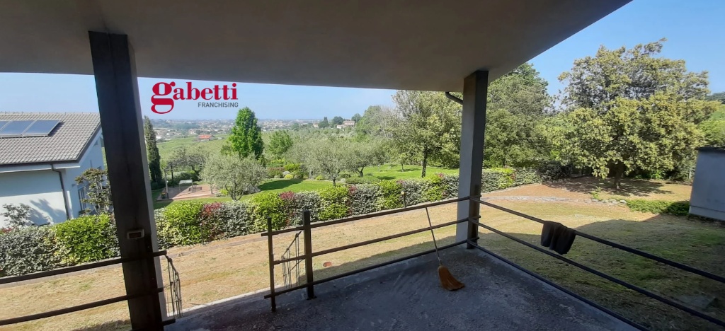 Villa singola a Rimini, 10 locali, 6 bagni, 400 m², multilivello