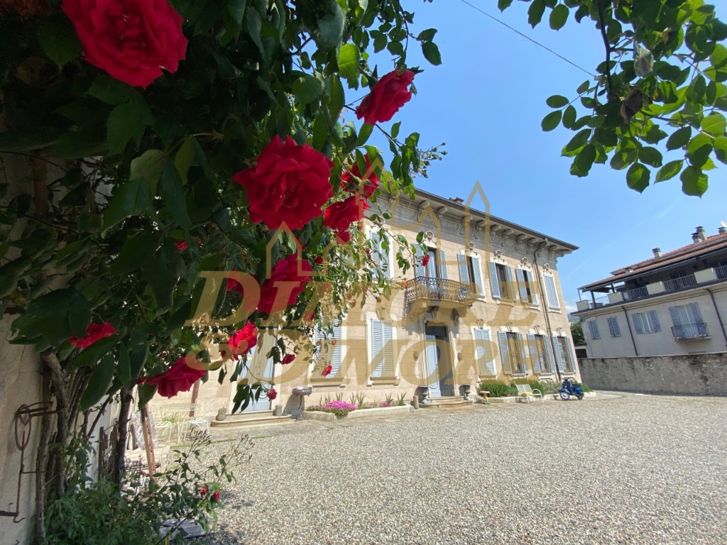 Villa in Via felice cavallotti, Verbania, 10 locali, 3 bagni, 500 m²