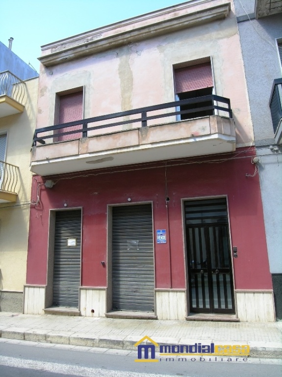 Casa indipendente in Via garrano, Pachino, 12 locali, 2 bagni, garage
