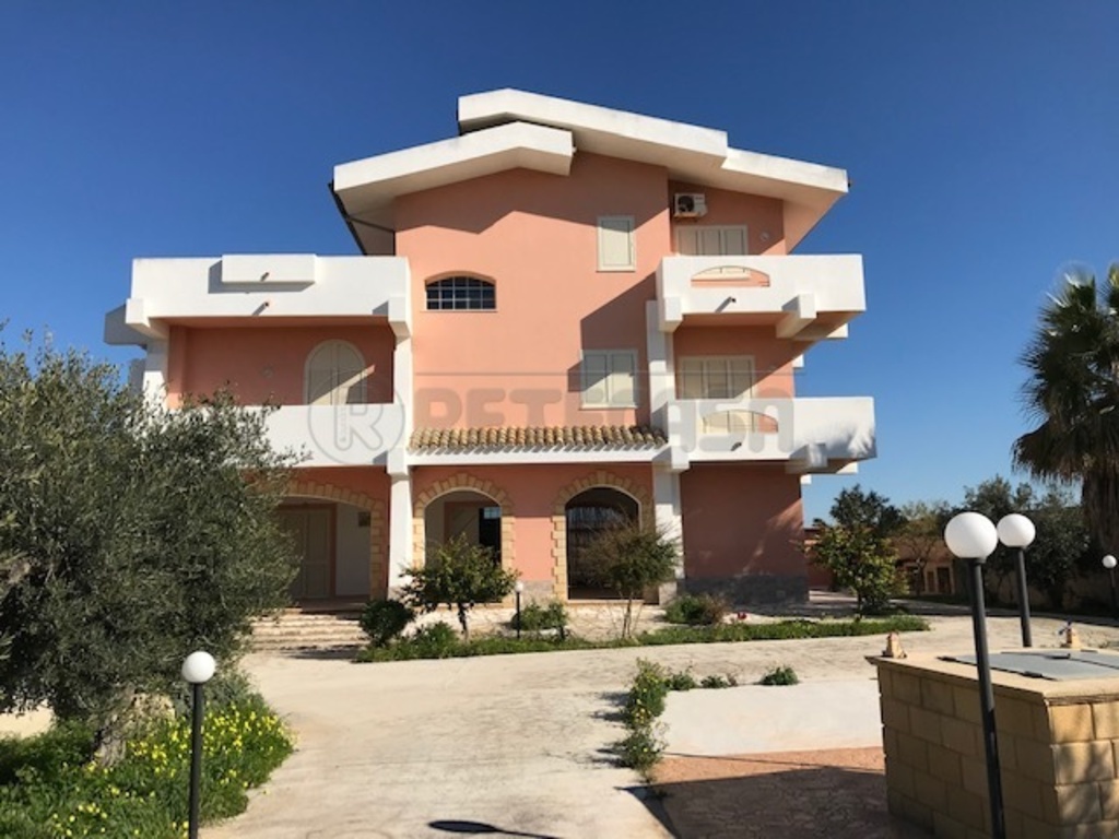 Villa in Viale regione siciliana, Petrosino, 10 locali, 3 bagni