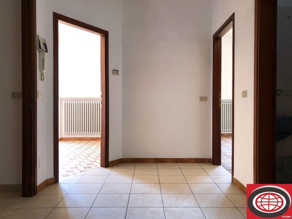 Appartamento a Cesena, 7 locali, 2 bagni, con box, 235 m², 1° piano