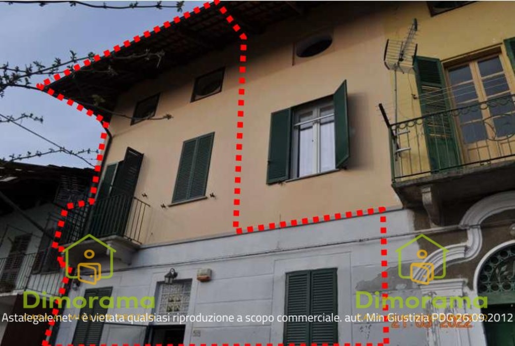 Appartamento in Via Torino 172/8, San Francesco al Campo, 6 locali