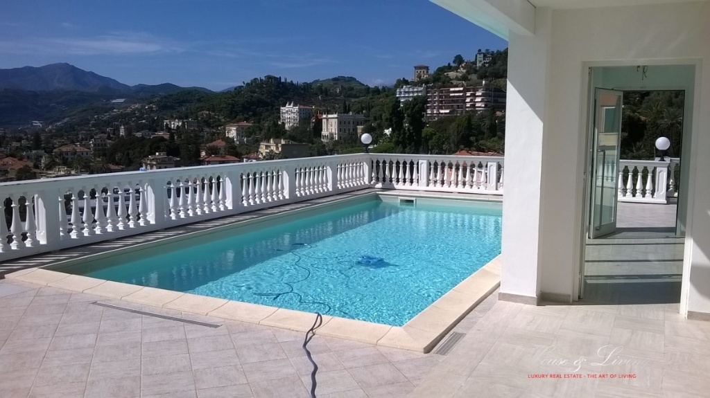 Attico a Bordighera, 3 locali, 2 bagni, garage, 380 m², 6° piano