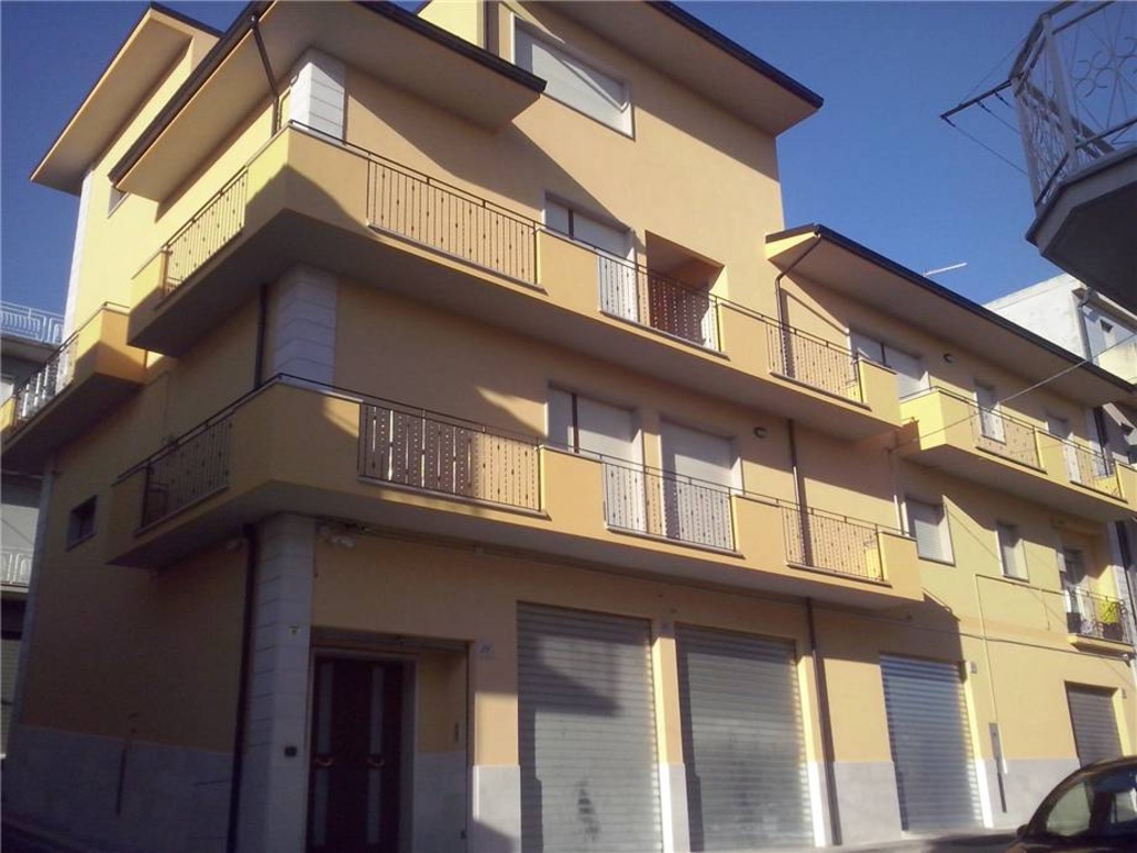 Appartamento a San Nicandro Garganico, 9 locali, 2 bagni, 200 m²