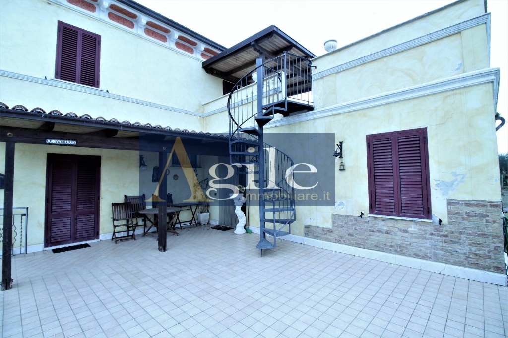 Villa in STRDA PROVINCIALE 46, Monsampolo del Tronto, 7 locali, 200 m²