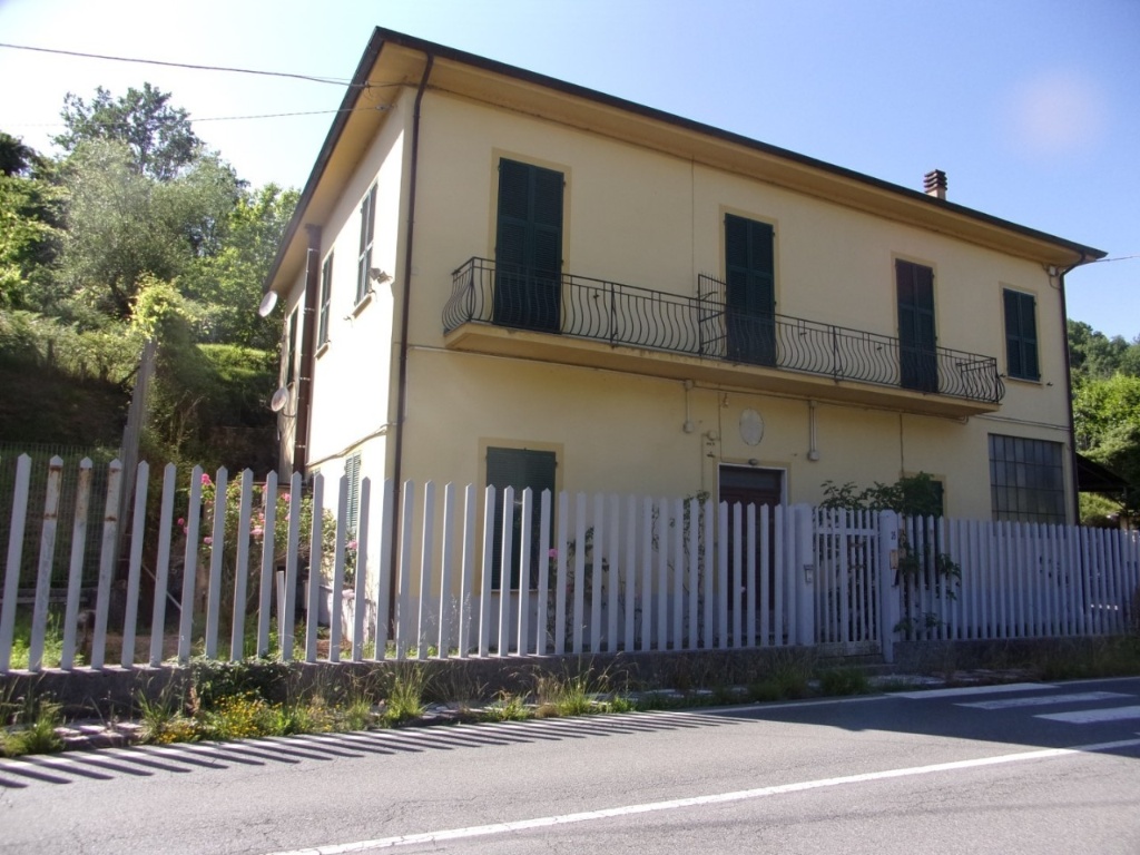 Villa singola in Strada Statale 1 26, Borghetto di Vara, 10 locali