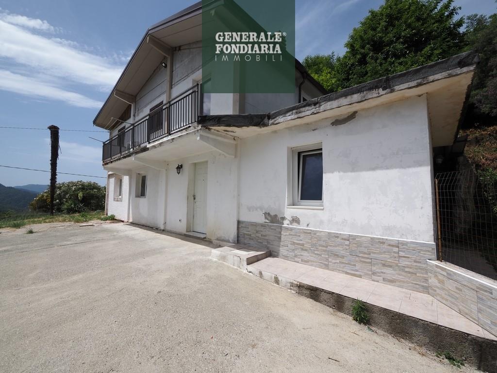 Casa indipendente a Calice al Cornoviglio, 8 locali, 100 m², terrazzo