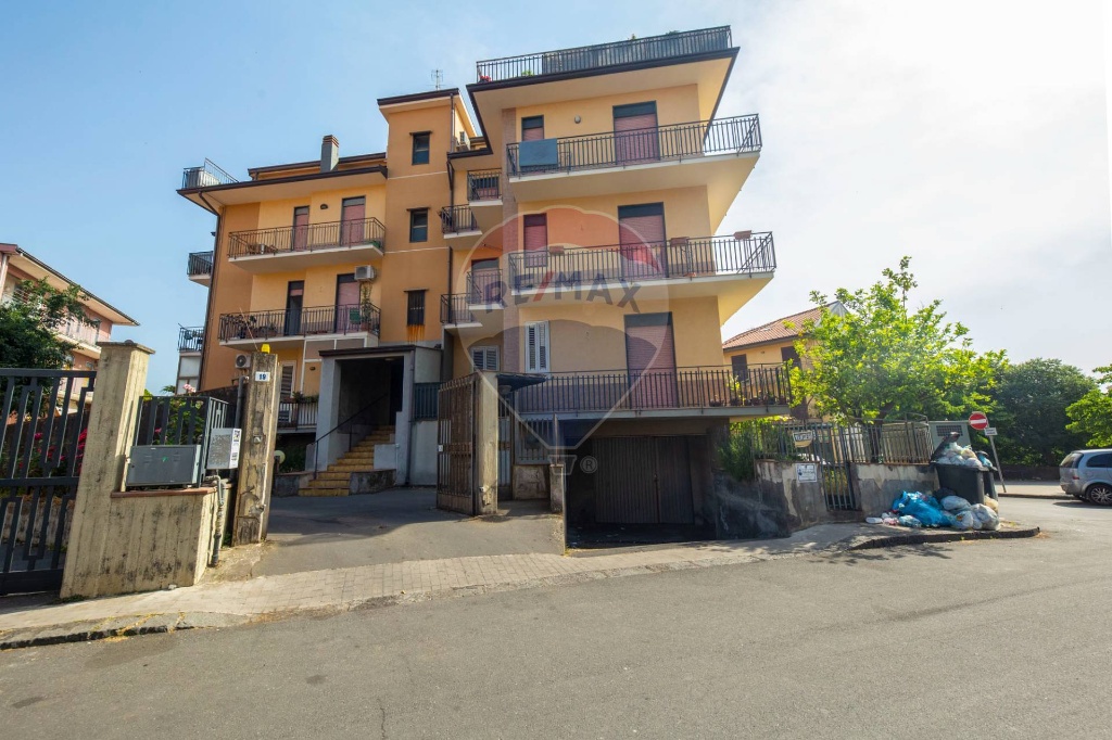 Appartamento in Via San Giuseppe, Belpasso, 7 locali, 2 bagni, con box