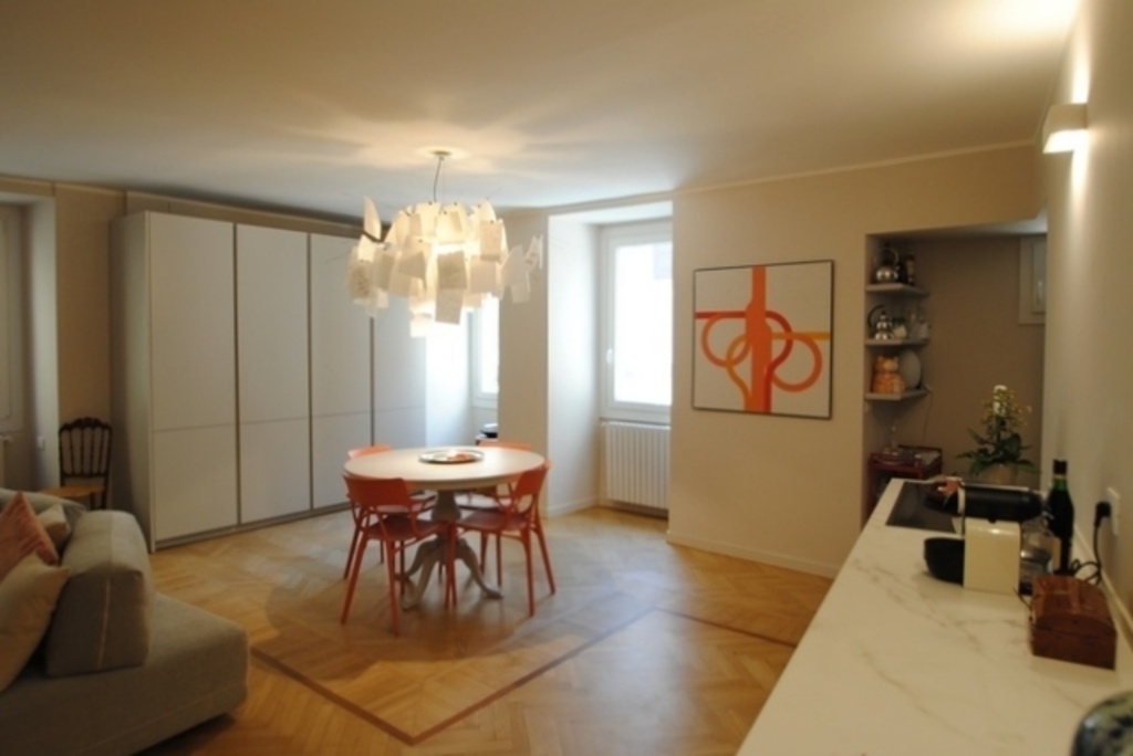 Appartamento a Pavia, 5 locali, 3 bagni, garage, 234 m², taverna