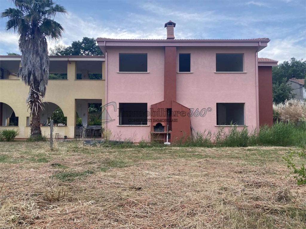 Villa in C/da Motta, Castrolibero, 12 locali, 260 m² in vendita