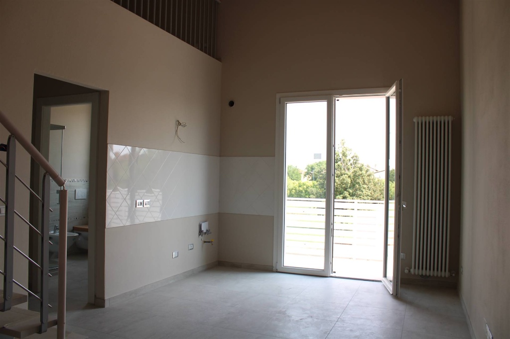 Appartamento a Ravenna, 6 locali, 1 bagno, 85 m², 1° piano, terrazzo