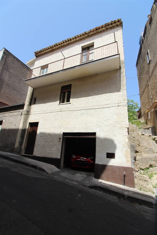 Casa indipendente in VIA RODI, Lentini, 3 locali, 1 bagno, 48 m²