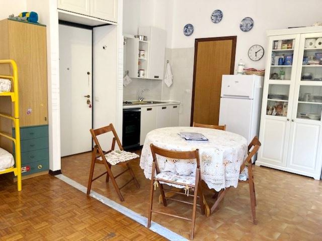 Monolocale a Bordighera, 1 bagno, arredato, 35 m², 2° piano, terrazzo