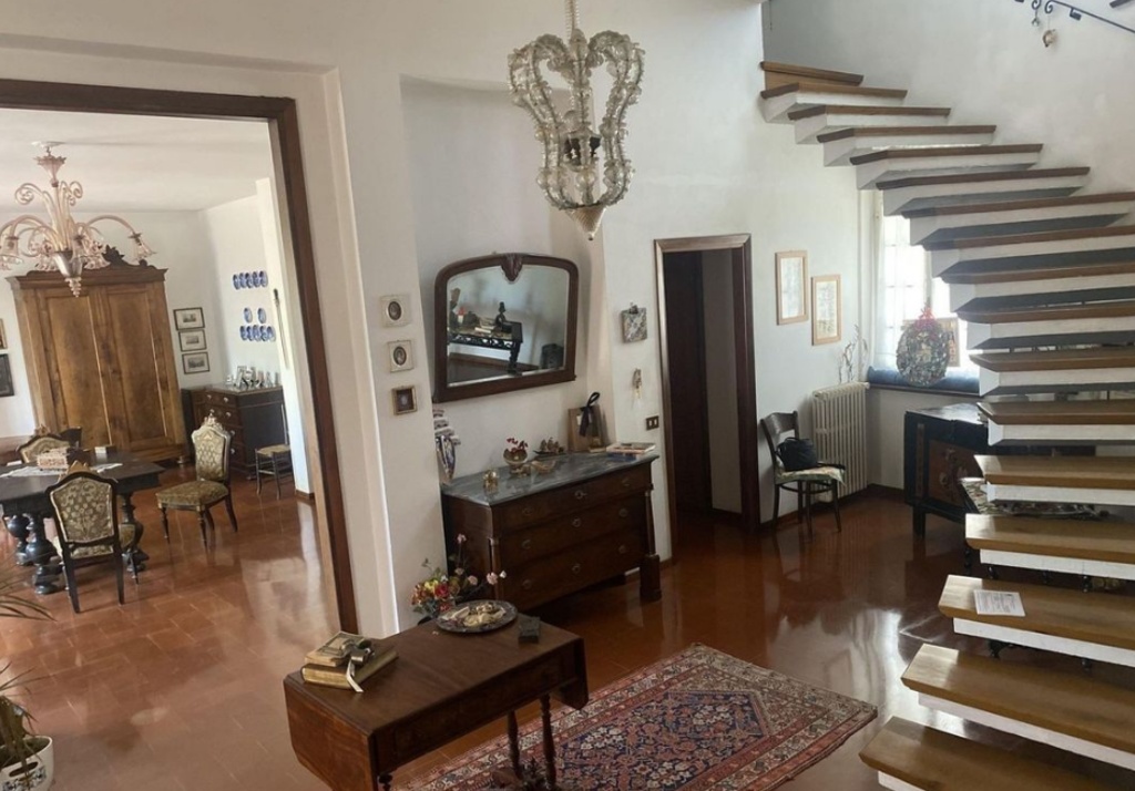 Villa in Via di Mezzo, Castelnuovo Magra, 13 locali, 3 bagni, 330 m²