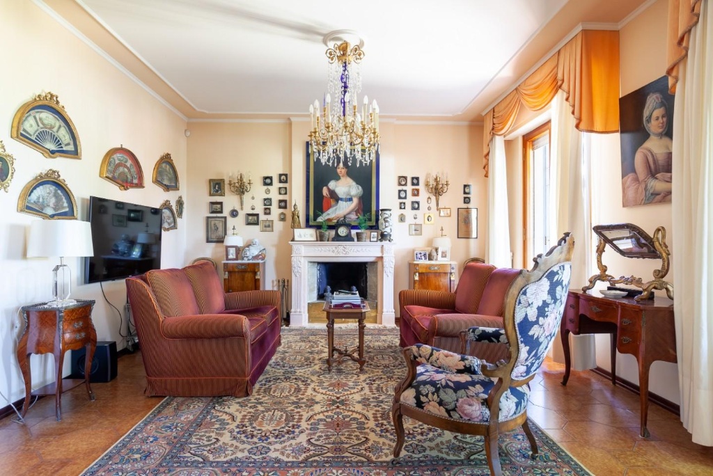 Villa a Pisa, 10 locali, 3 bagni, giardino privato, posto auto, 291 m²