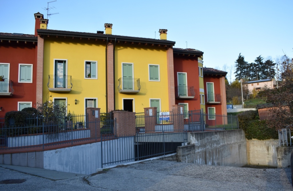 Villa a schiera ad Arzignano, 5 locali, 2 bagni, garage, 230 m²