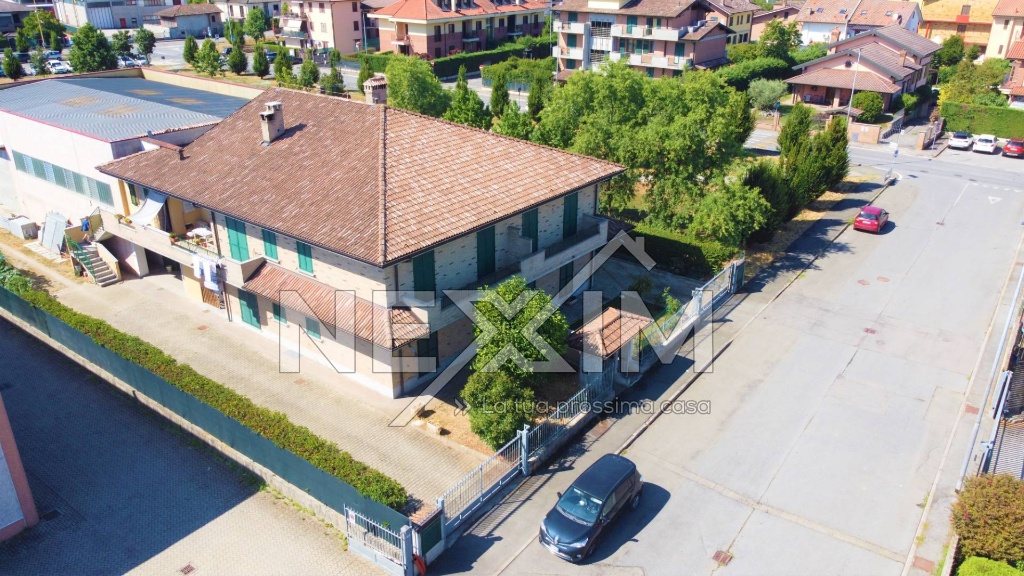 Villa a schiera in Via Cascina Canali, Vidigulfo, 8 locali, 3 bagni