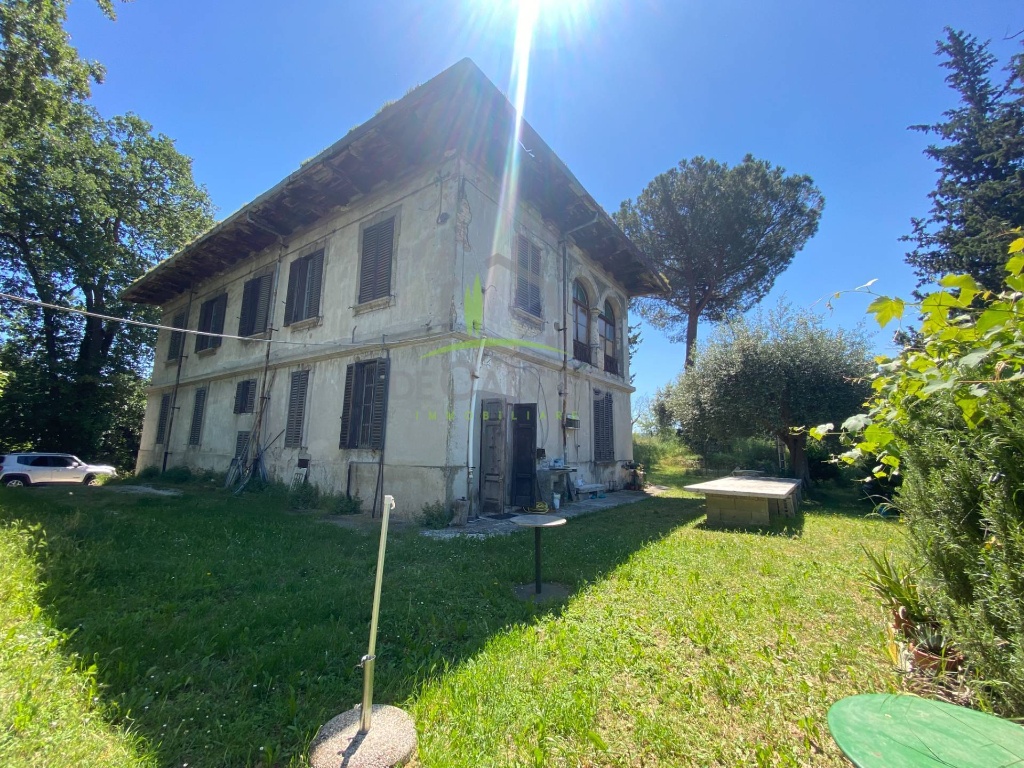 Villa singola in Via delle Zeppelle, Ascoli Piceno, 20 locali, con box