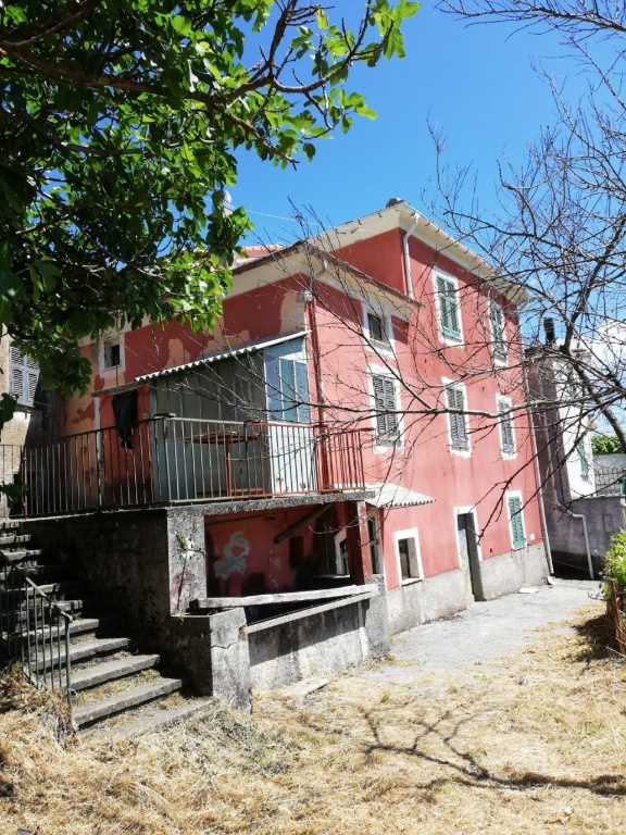 Casa semindipendente in Località Ghiggeri, Varese Ligure, 9 locali