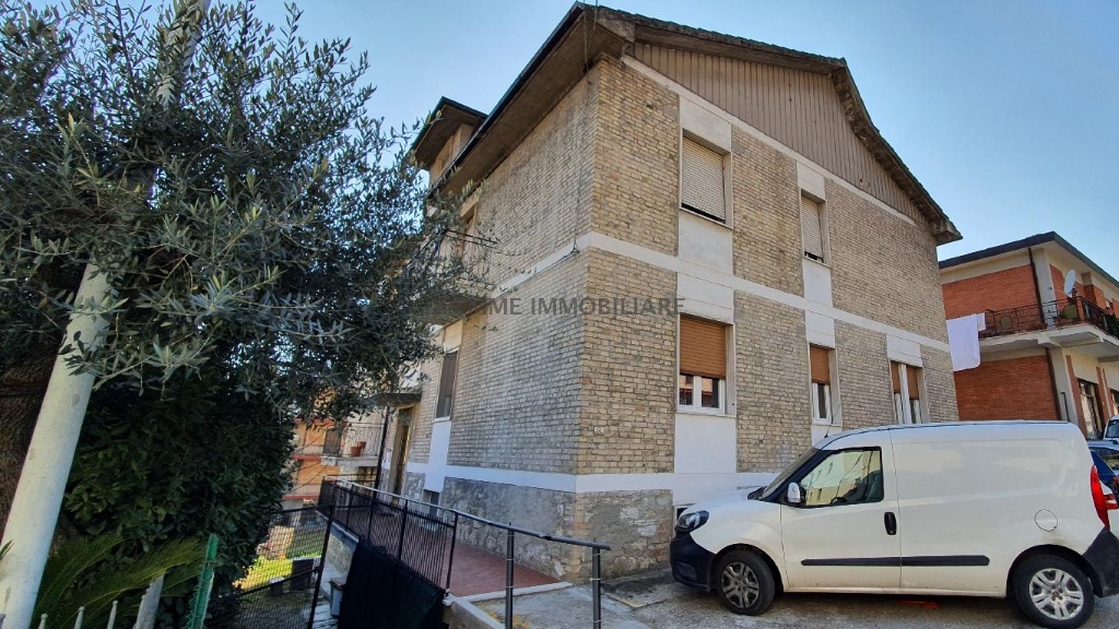 Appartamento in VIA DELLE FRESIE 12, Ascoli Piceno, 5 locali, 1 bagno