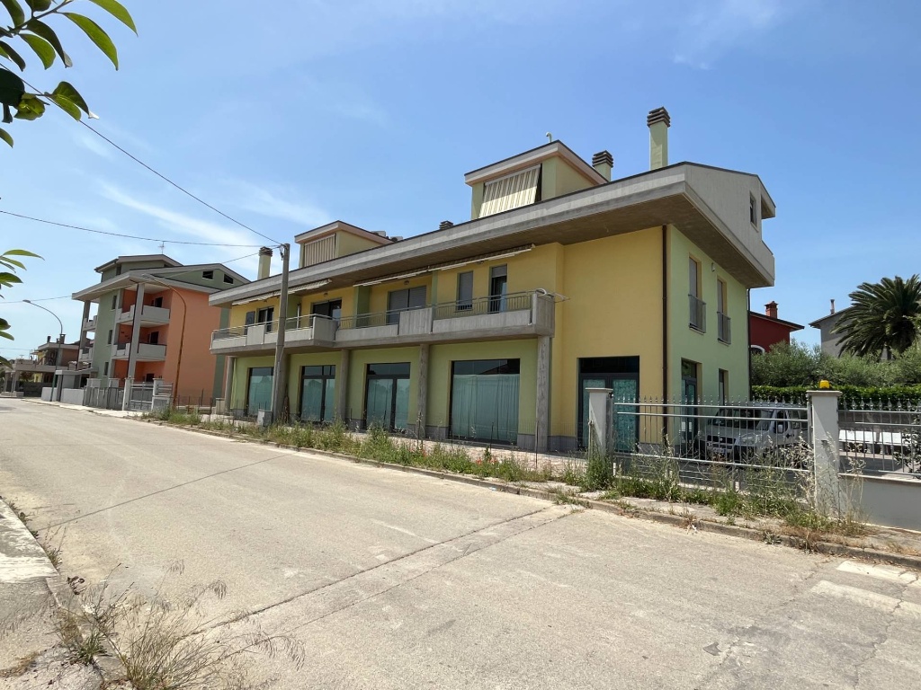 Villa singola in VIA GARGHETA, San Salvo, 940 m² in vendita
