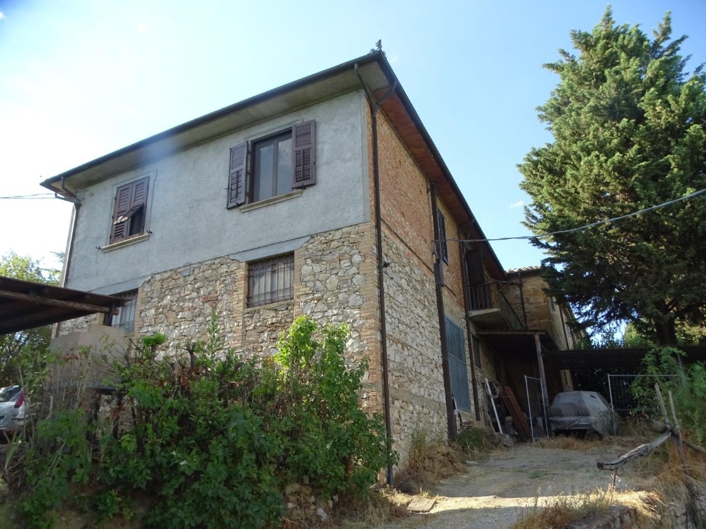 Porzione di casa a Montaione, 8 locali, 4 bagni, giardino privato